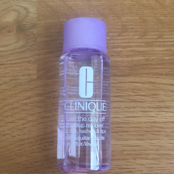 NWOT Clinique Take The Day Off Makeup Remover - Picture 2 of 3